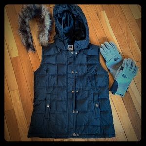 Gap - Puffer vest with removable fur trim